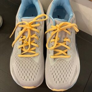 Altra shoes size 9.5